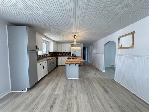 192 Fairview Avenue Auburn ME 04210