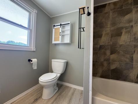 192 Fairview Avenue Auburn ME 04210