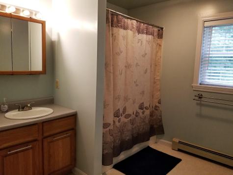 80 Oak Hill Road Auburn ME 04210
