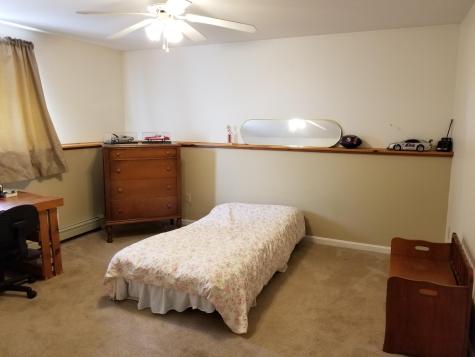 80 Oak Hill Road Auburn ME 04210