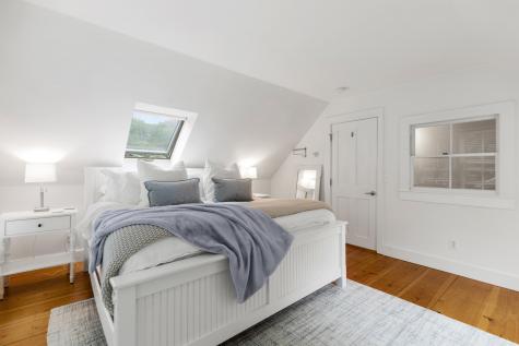 26 Bates Street Yarmouth ME 04096