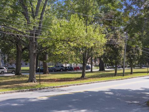 20 Village Circle Brunswick ME 04011