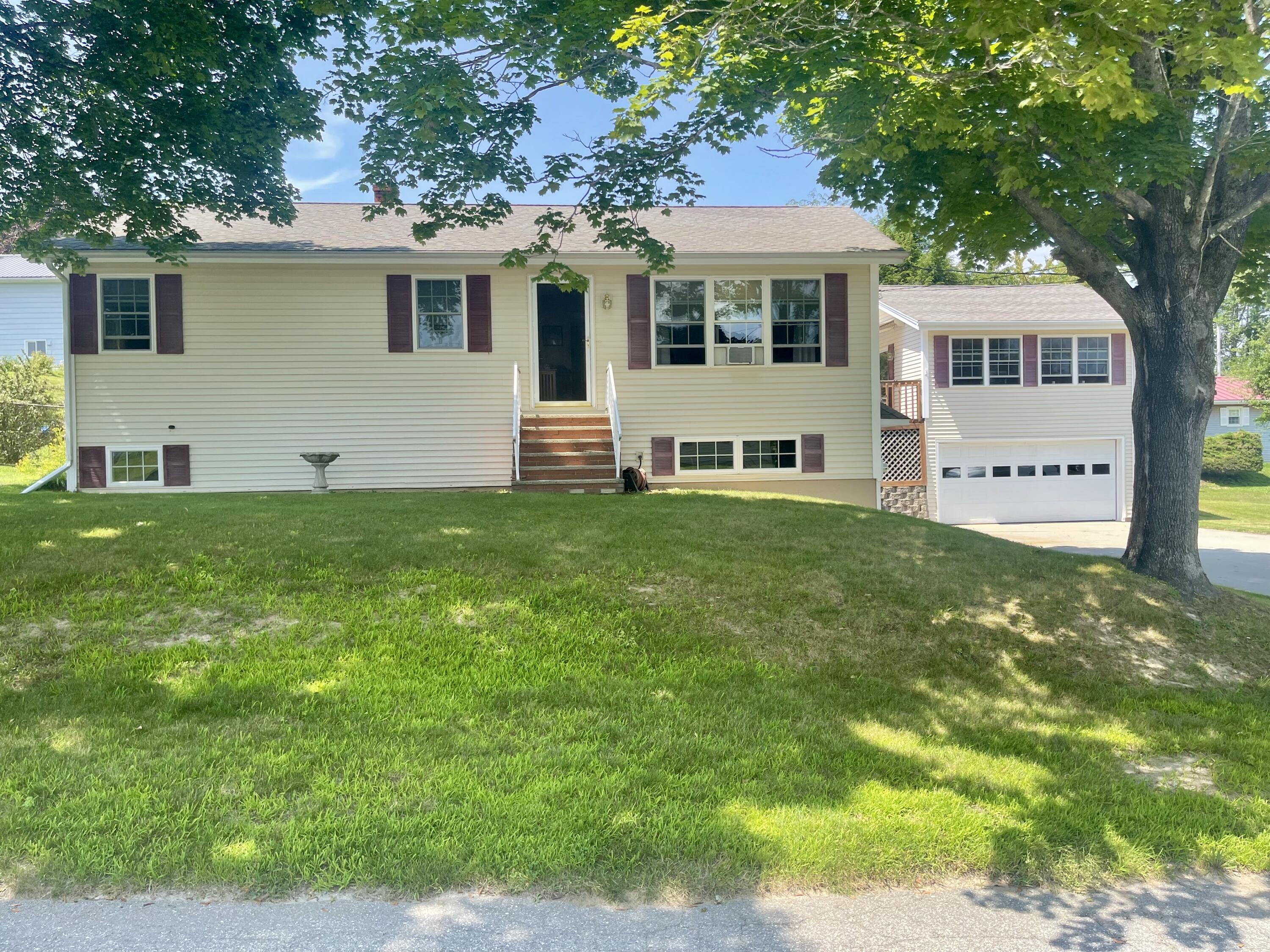 7 Lorraine Avenue Lewiston ME 04240