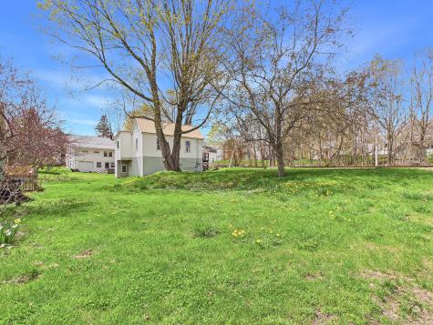 27 Water Street Orono ME 04473