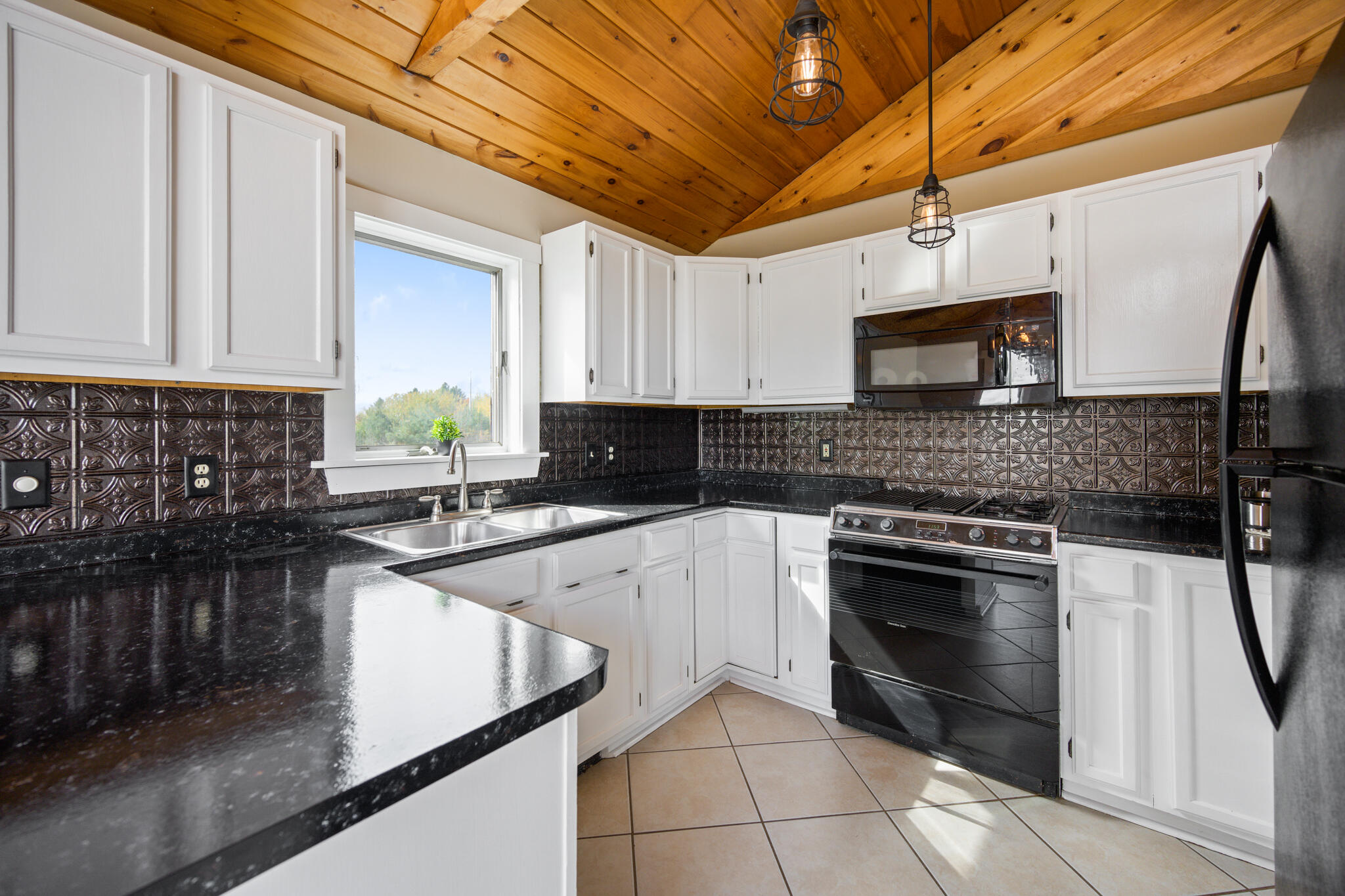 293 Ellsworth Road Aurora ME 04408