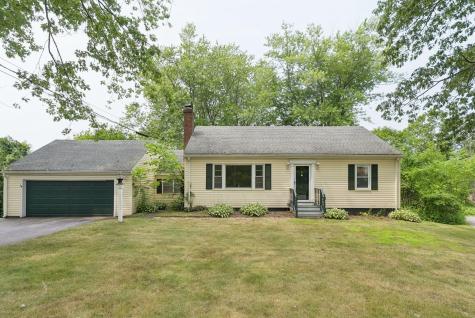 121 Spurwink Avenue Cape Elizabeth ME 04107