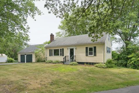 121 Spurwink Avenue Cape Elizabeth ME 04107