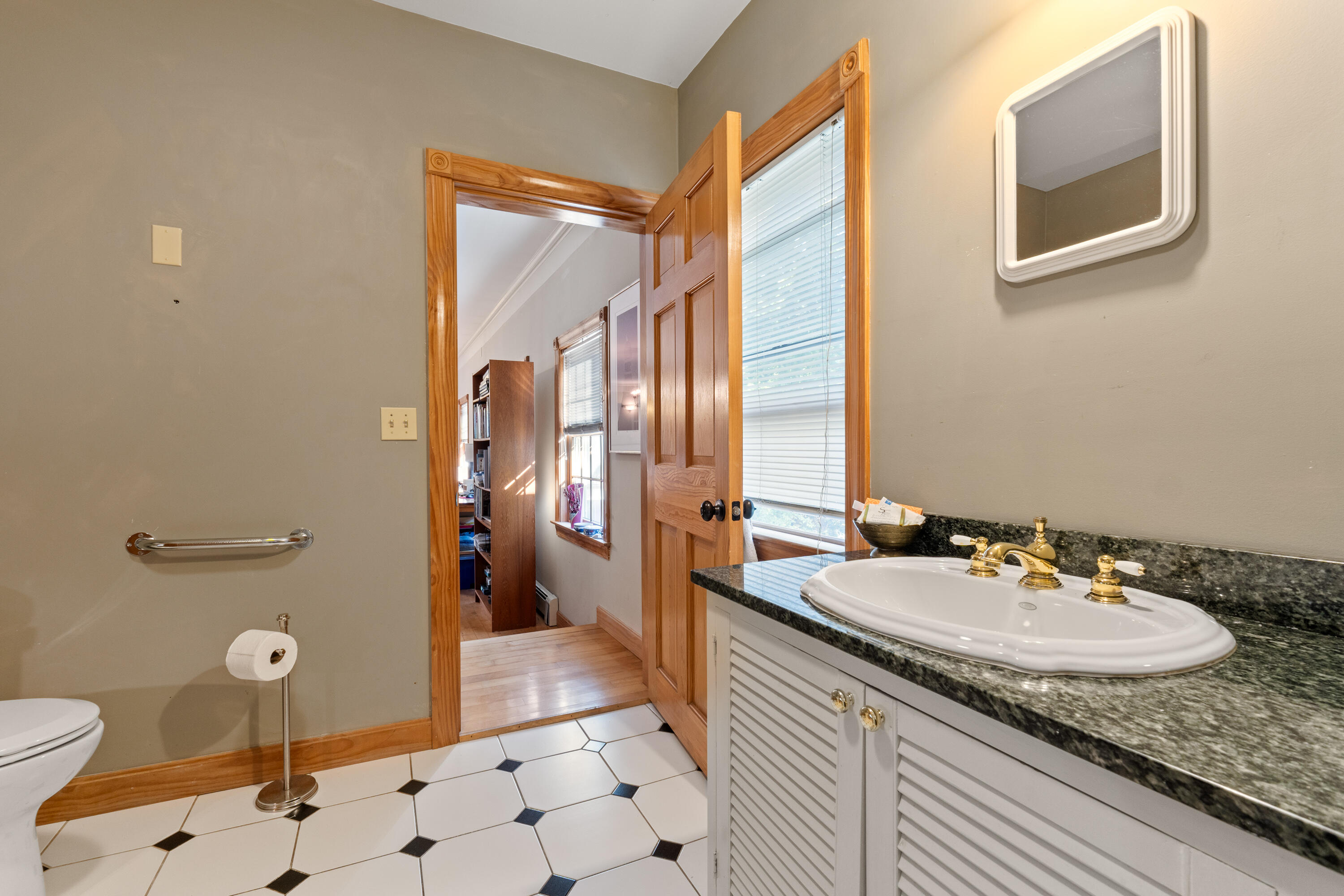 12 High Street Wiscasset ME 04578