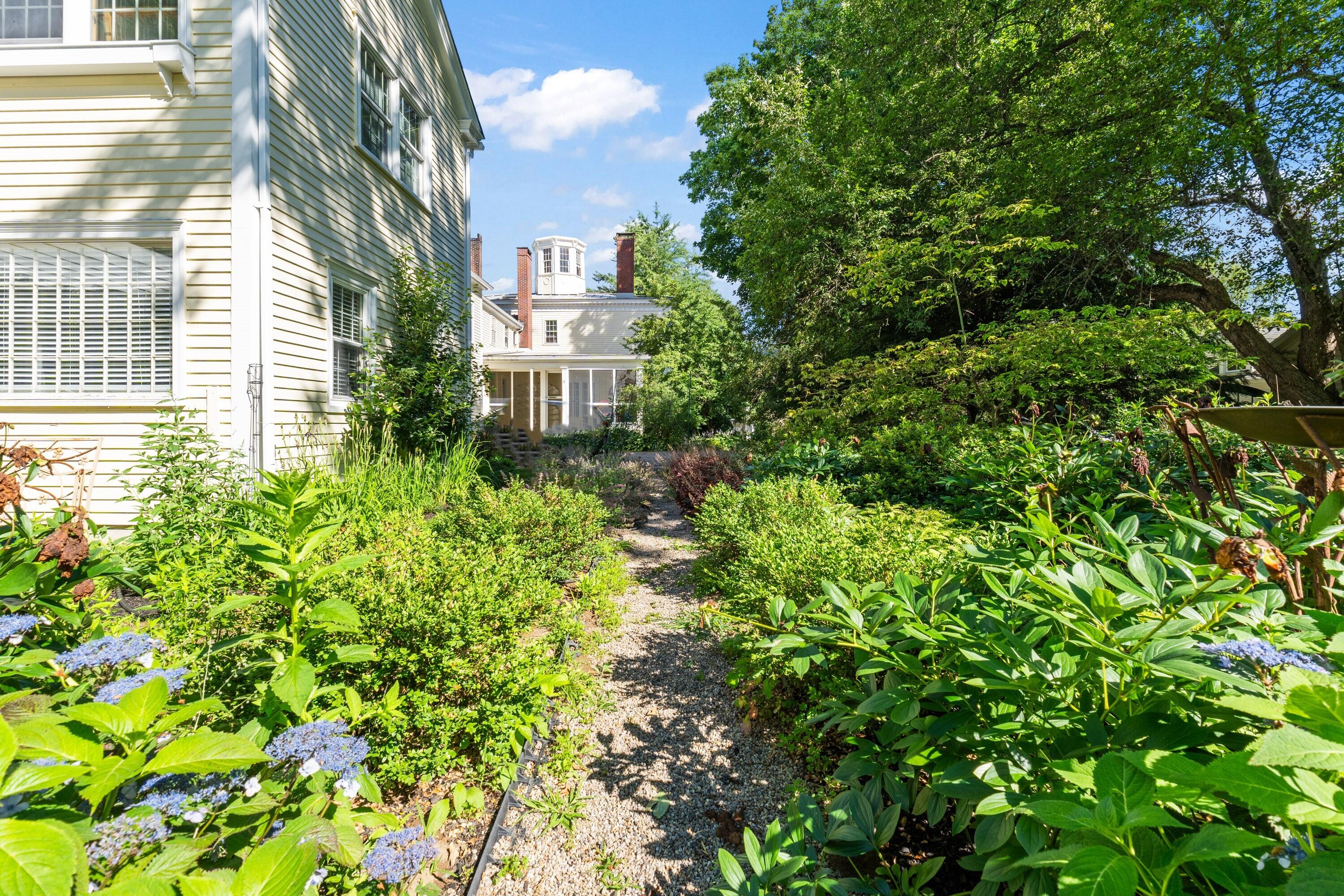 12 High Street Wiscasset ME 04578