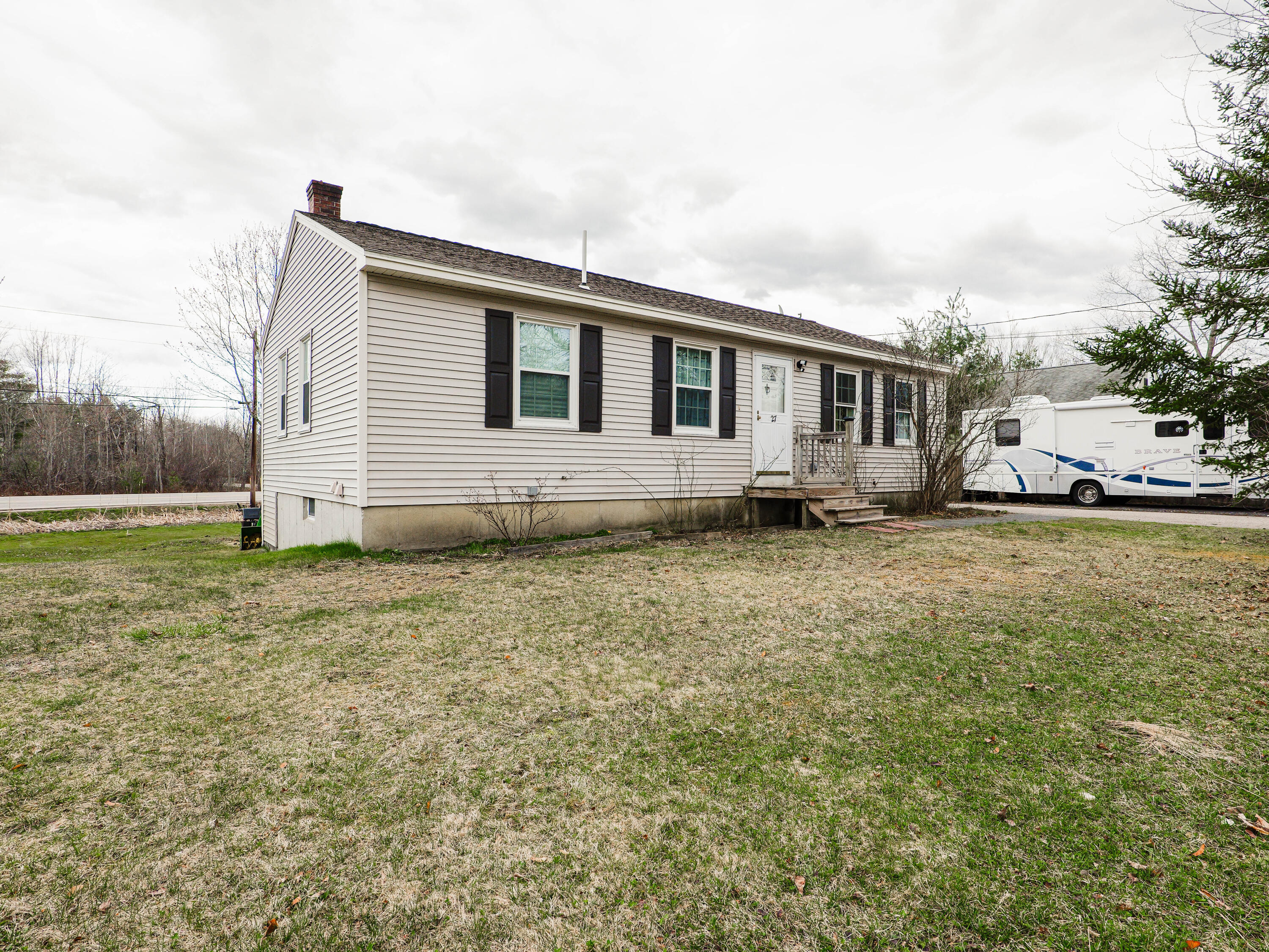 27 Primrose Lane Gorham ME 04038