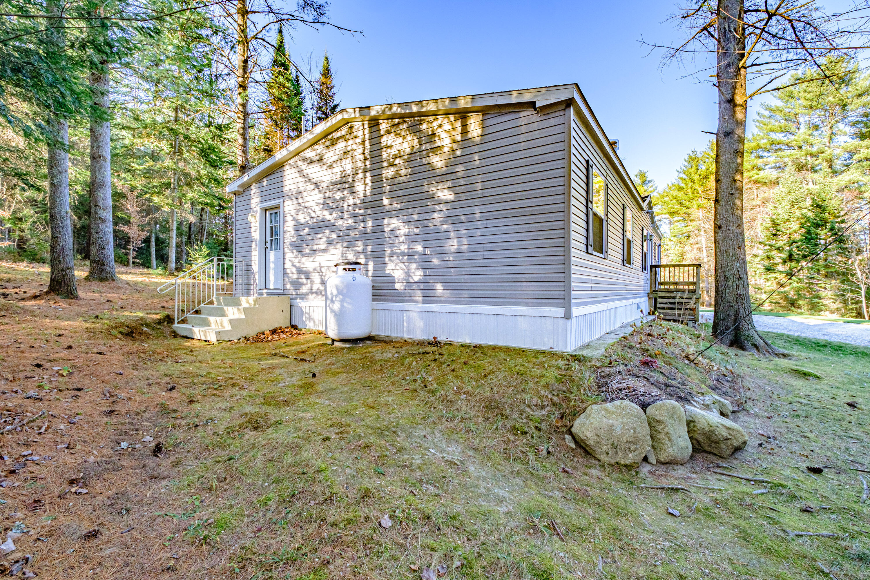 29 Rich Road Harrison ME 04040