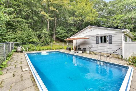 328 Eight Rod Road Augusta ME 04330