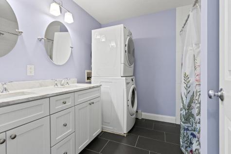 3 Izzy Lane Kittery ME 03904