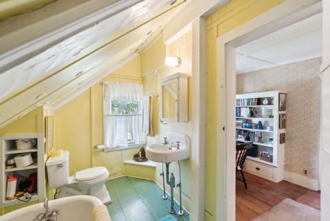 16 Oak Street Kennebunkport ME 04046