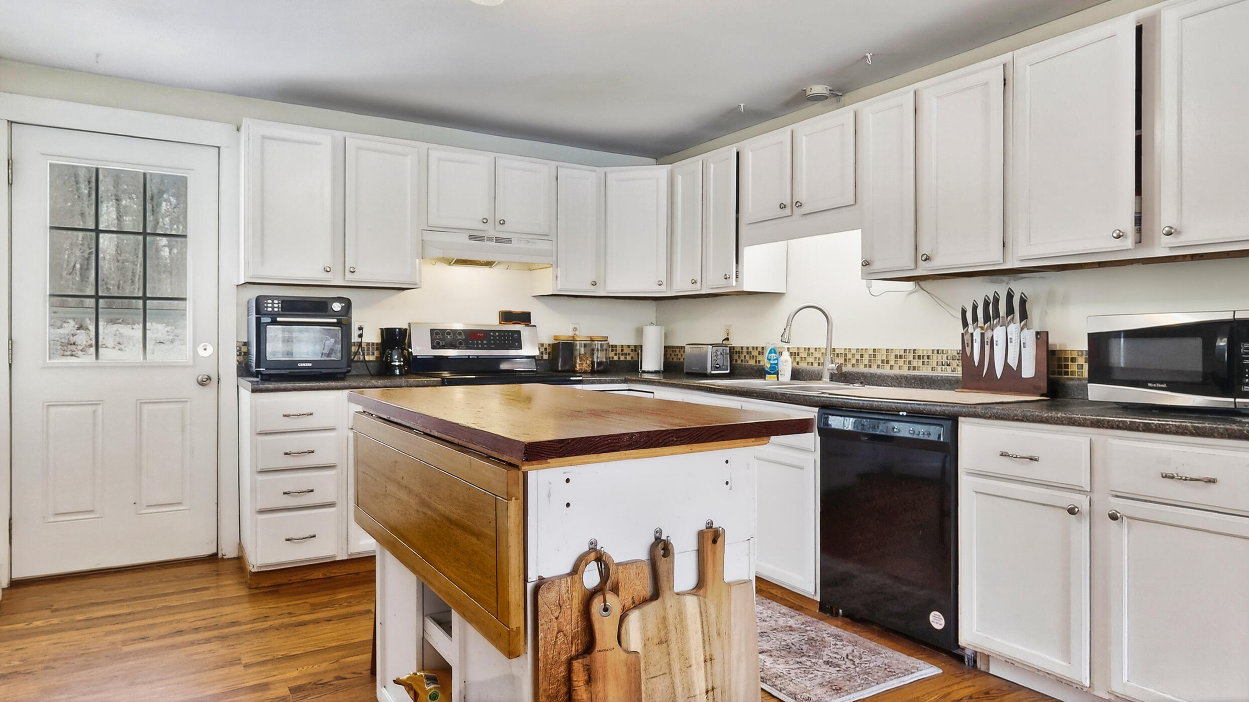 163 Valley Road Raymond ME 04071