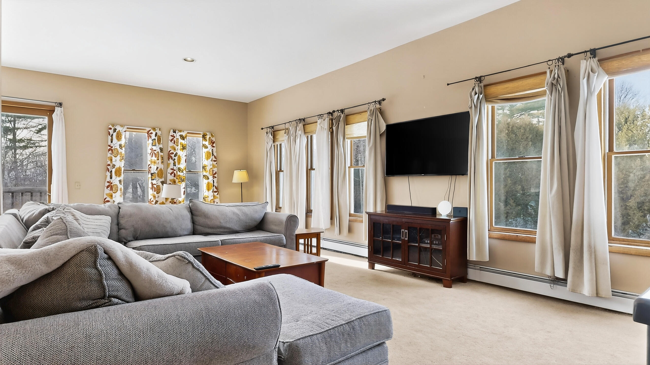 163 Valley Road Raymond ME 04071