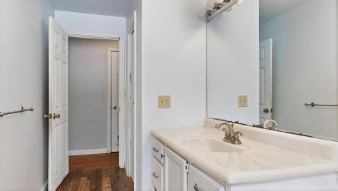 163 Valley Road Raymond ME 04071