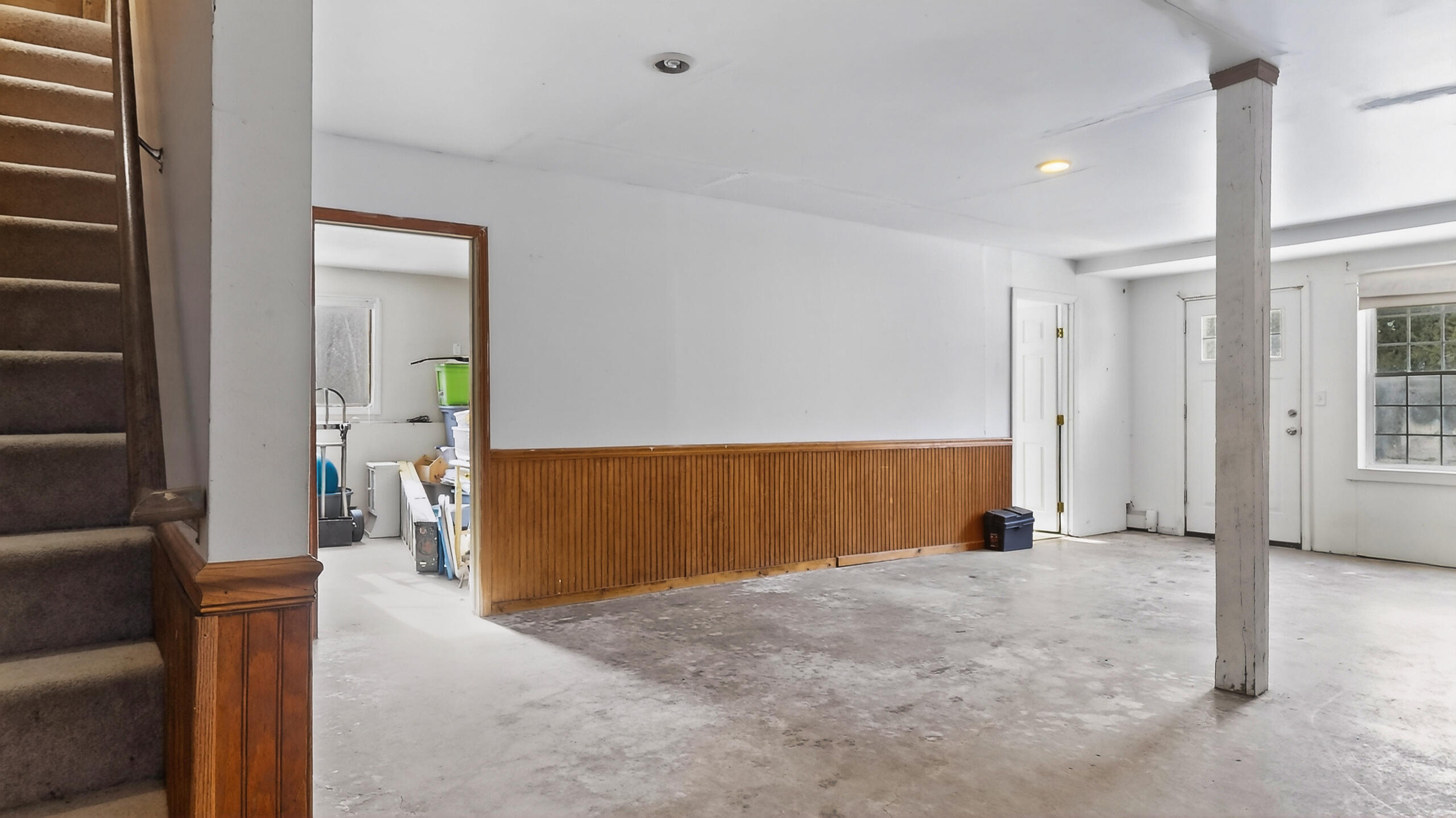 163 Valley Road Raymond ME 04071