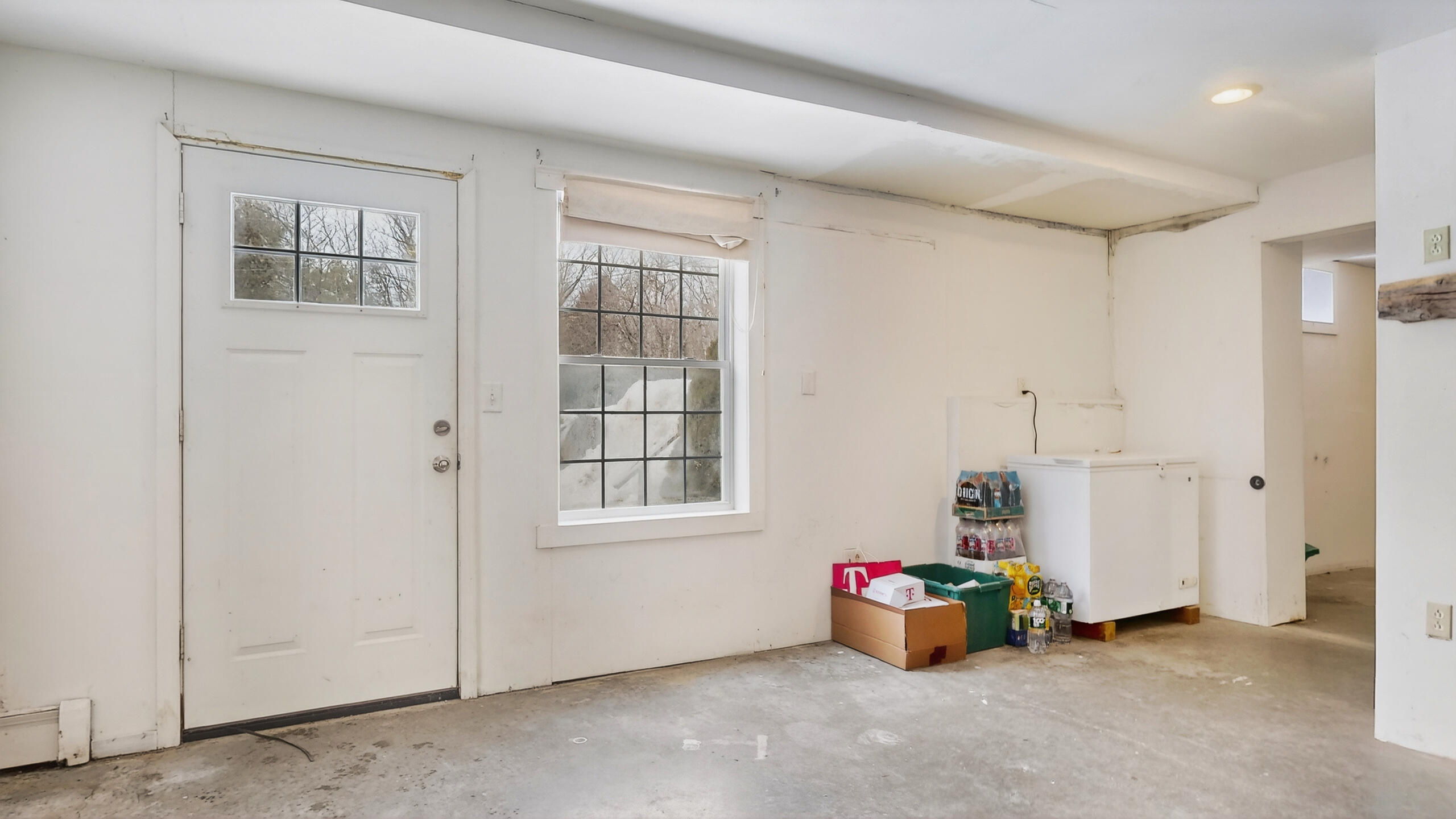 163 Valley Road Raymond ME 04071