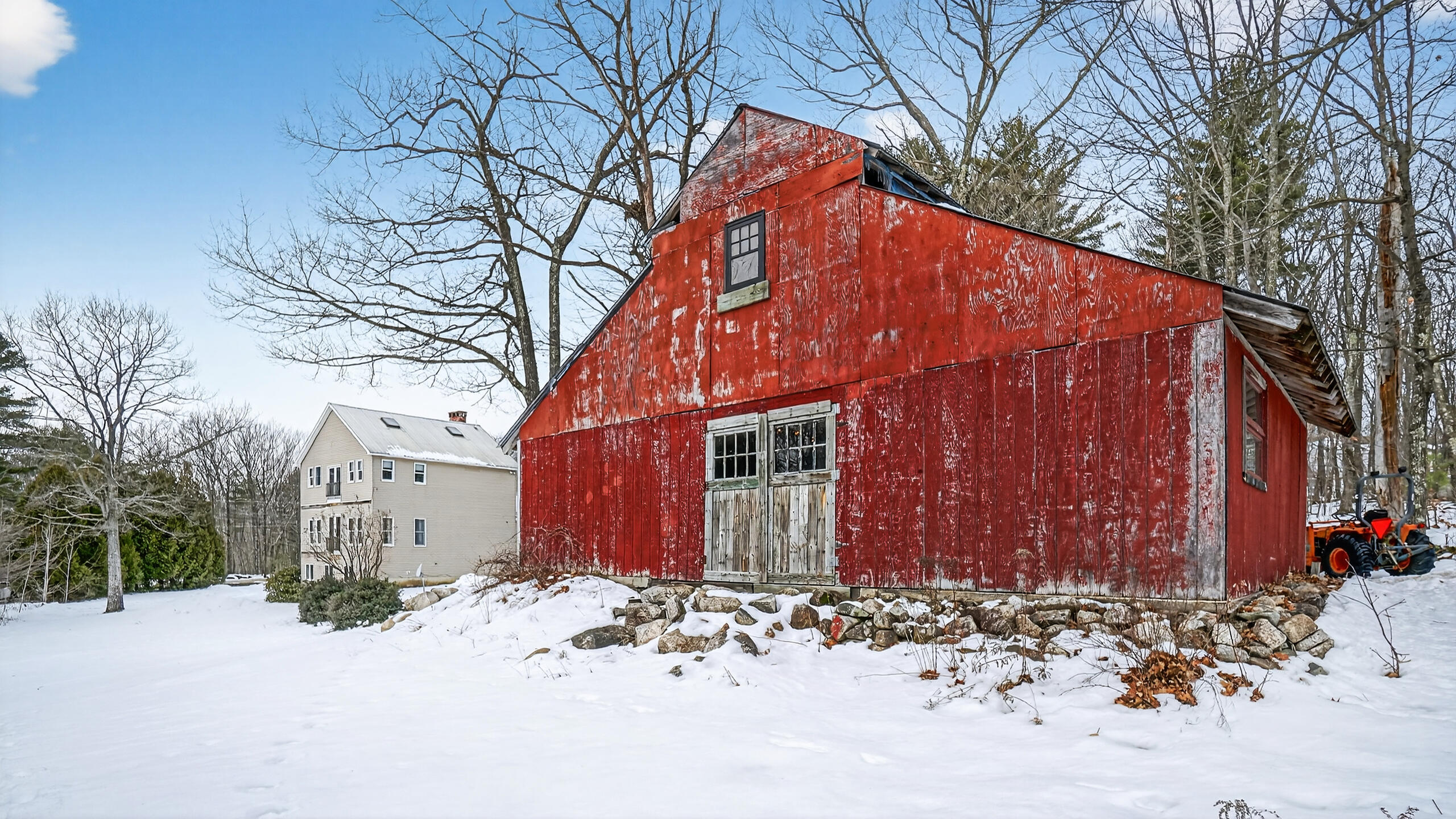 163 Valley Road Raymond ME 04071