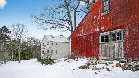 163 Valley Road Raymond ME 04071