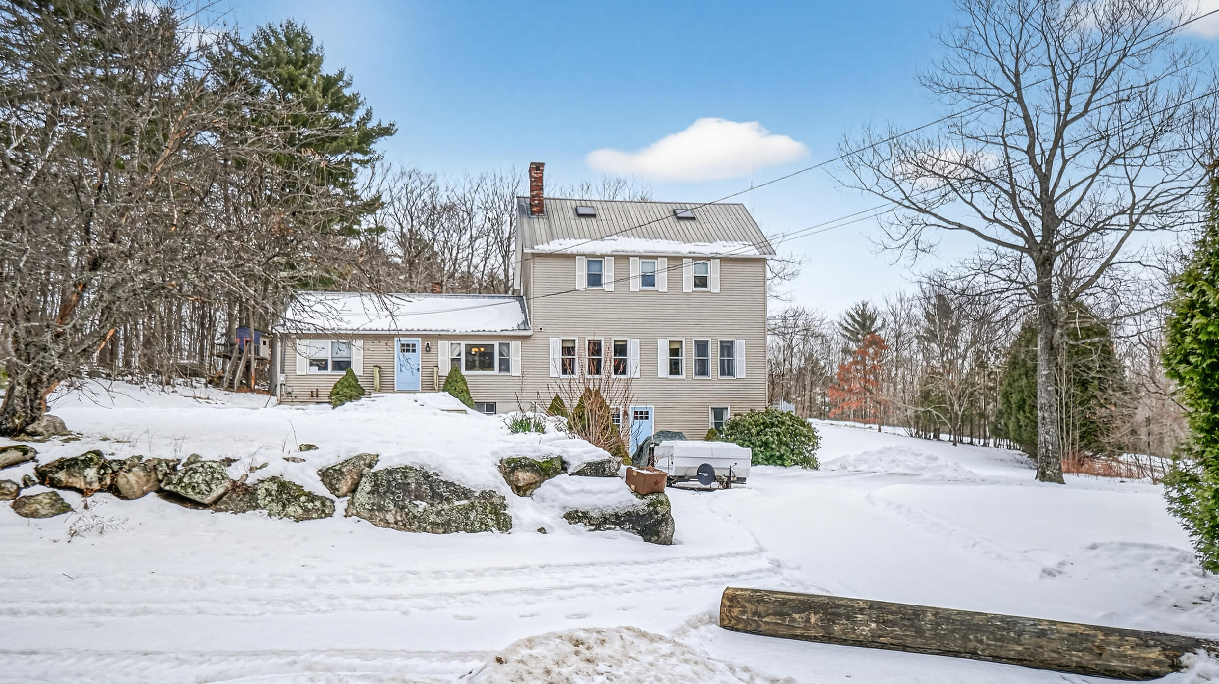 163 Valley Road Raymond ME 04071