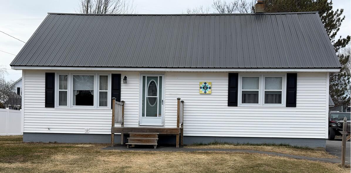 44 New York Street Millinocket ME 04462