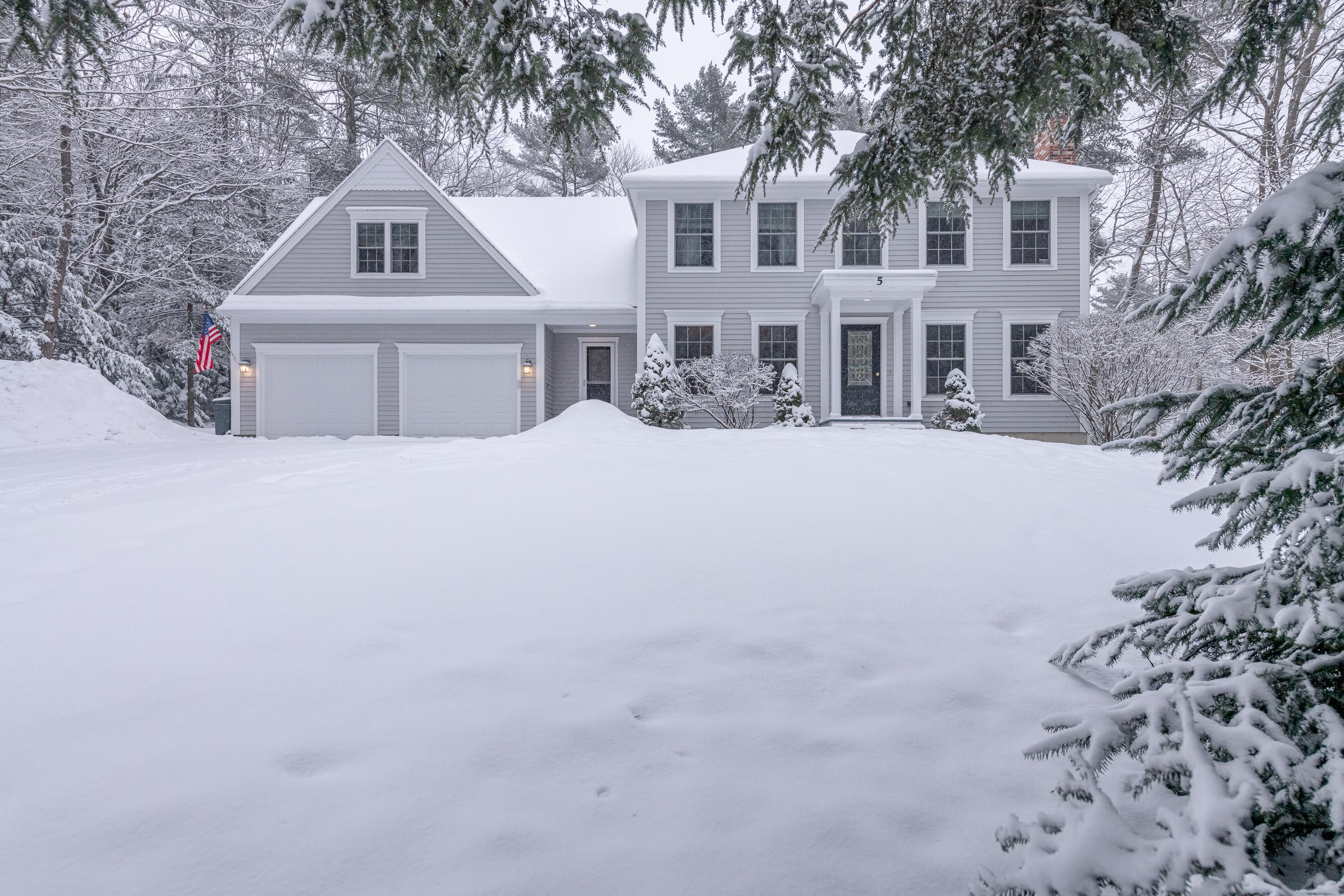 5 Quaker Lane Falmouth ME 04105
