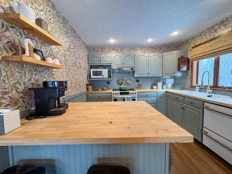 68 Enfield Road Lincoln ME 04457