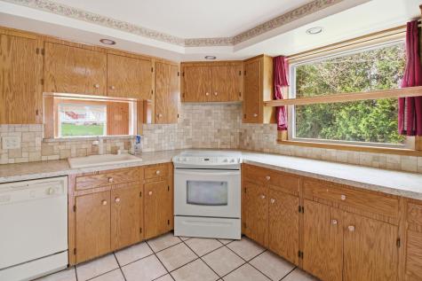 5 Lynn Street Lewiston ME 04240