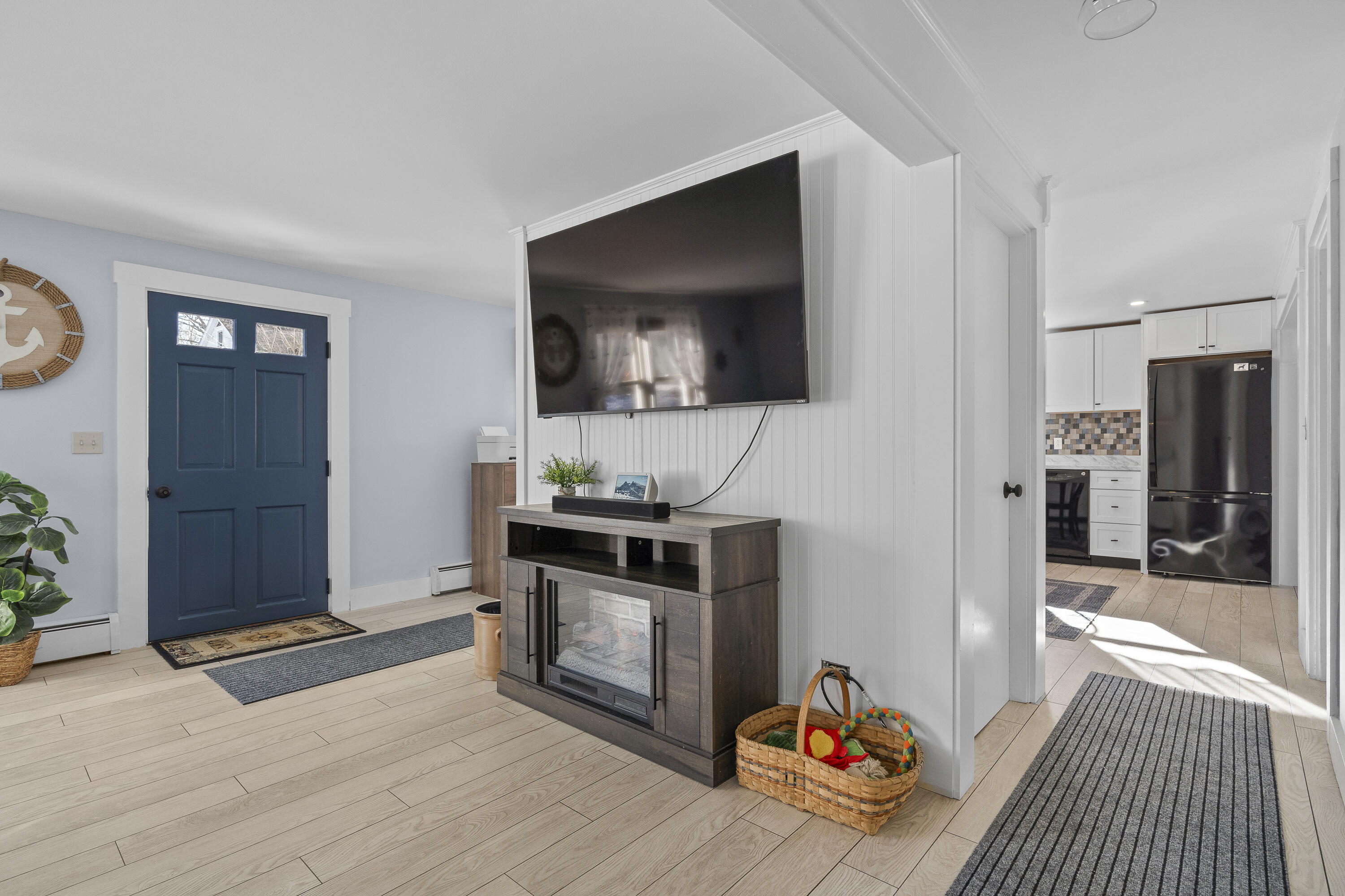 16 E Neck Road Nobleboro ME 04555