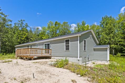 48 Tickle Way Buxton ME 04093