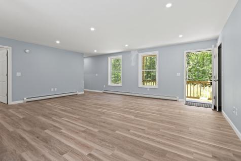 48 Tickle Way Buxton ME 04093