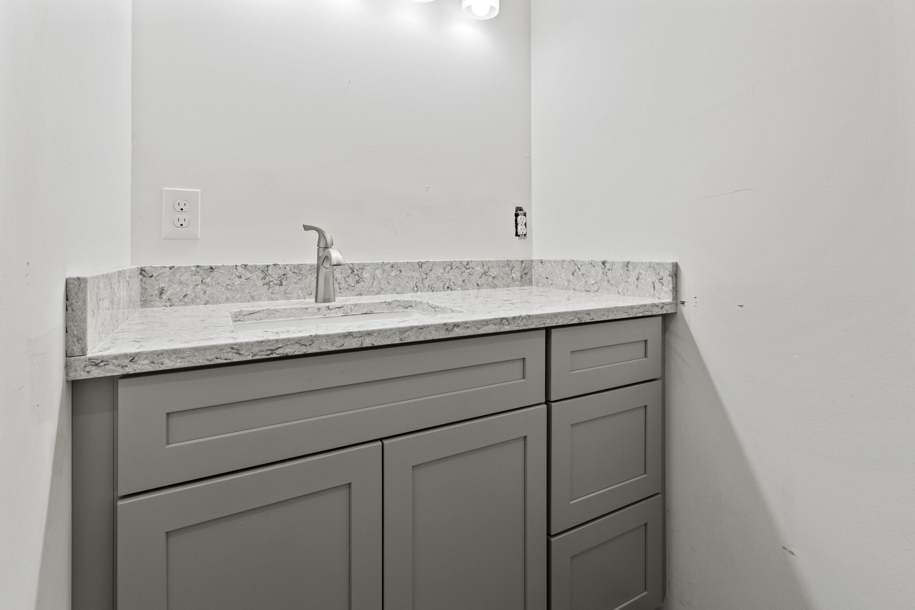 48 Tickle Way Buxton ME 04093