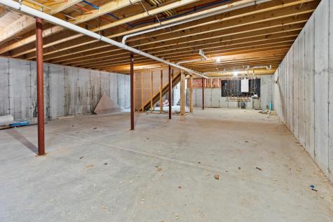 48 Tickle Way Buxton ME 04093