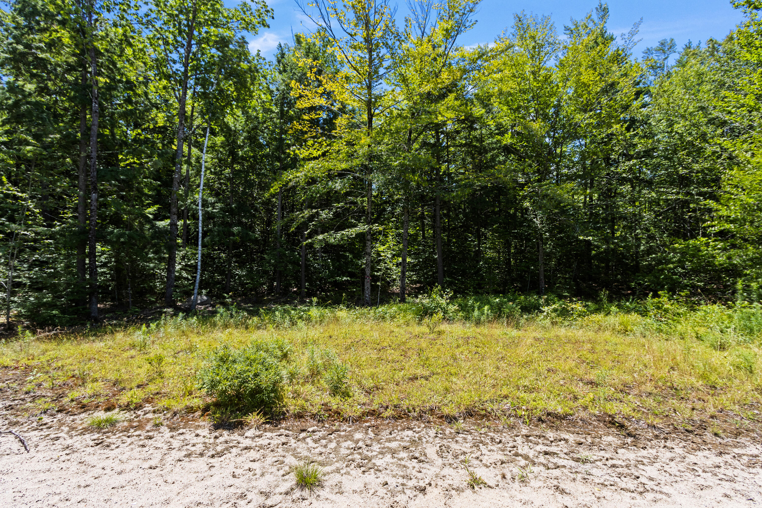 48 Tickle Way Buxton ME 04093