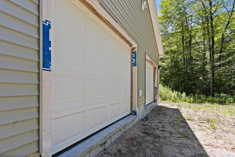 48 Tickle Way Buxton ME 04093