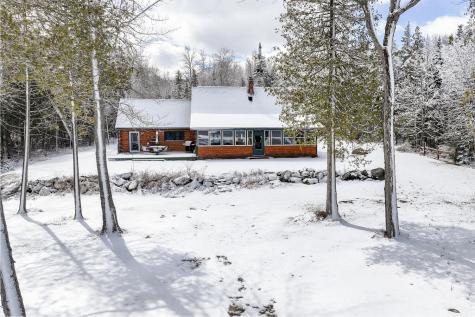 14 Hamstead Drive Newport ME 04953