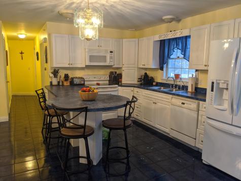 4 Baker Street Raymond ME 04071