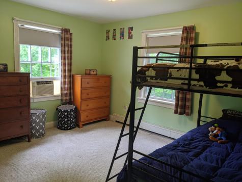 4 Baker Street Raymond ME 04071