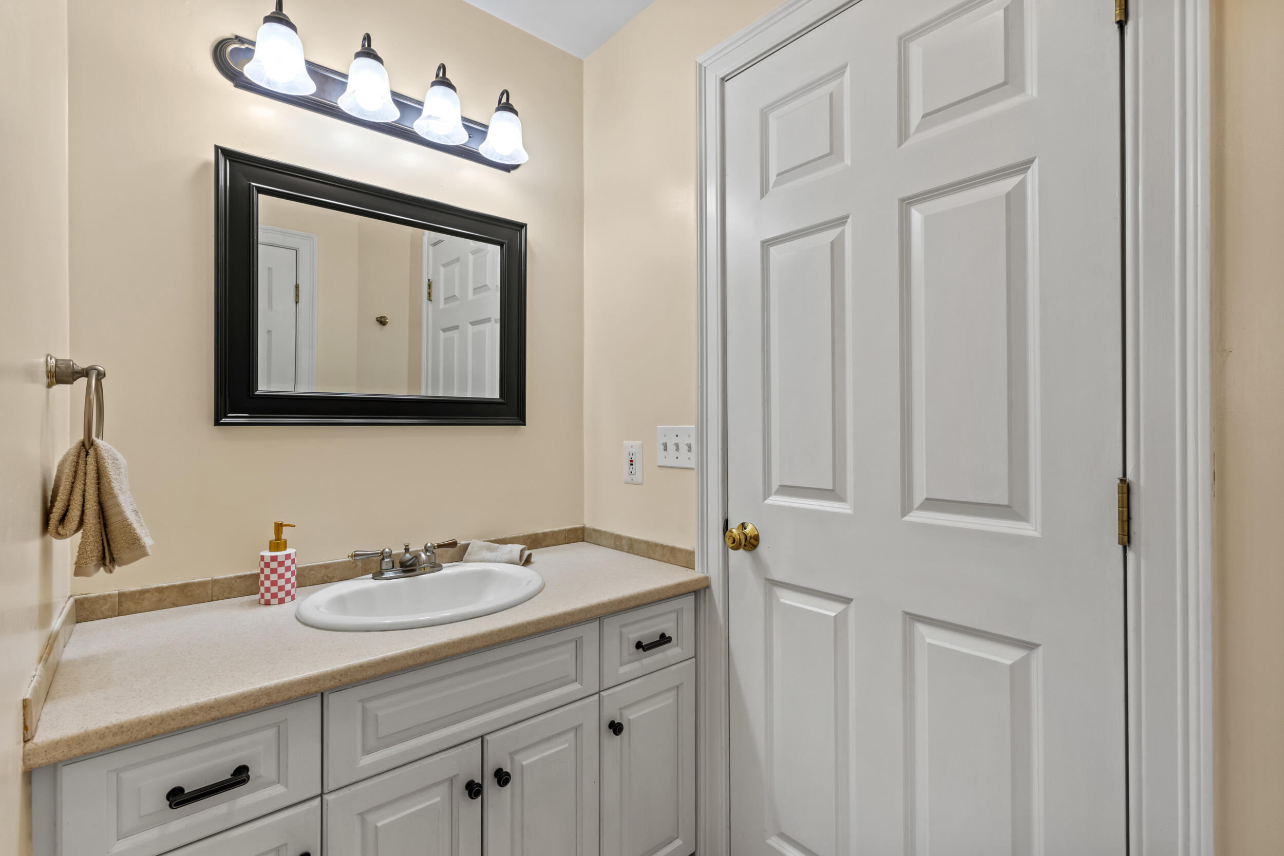 16 Whiteley Road Limerick ME 04048