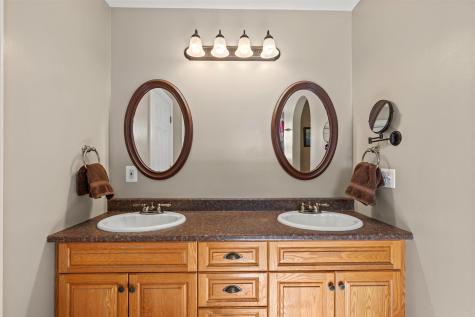 16 Whiteley Road Limerick ME 04048