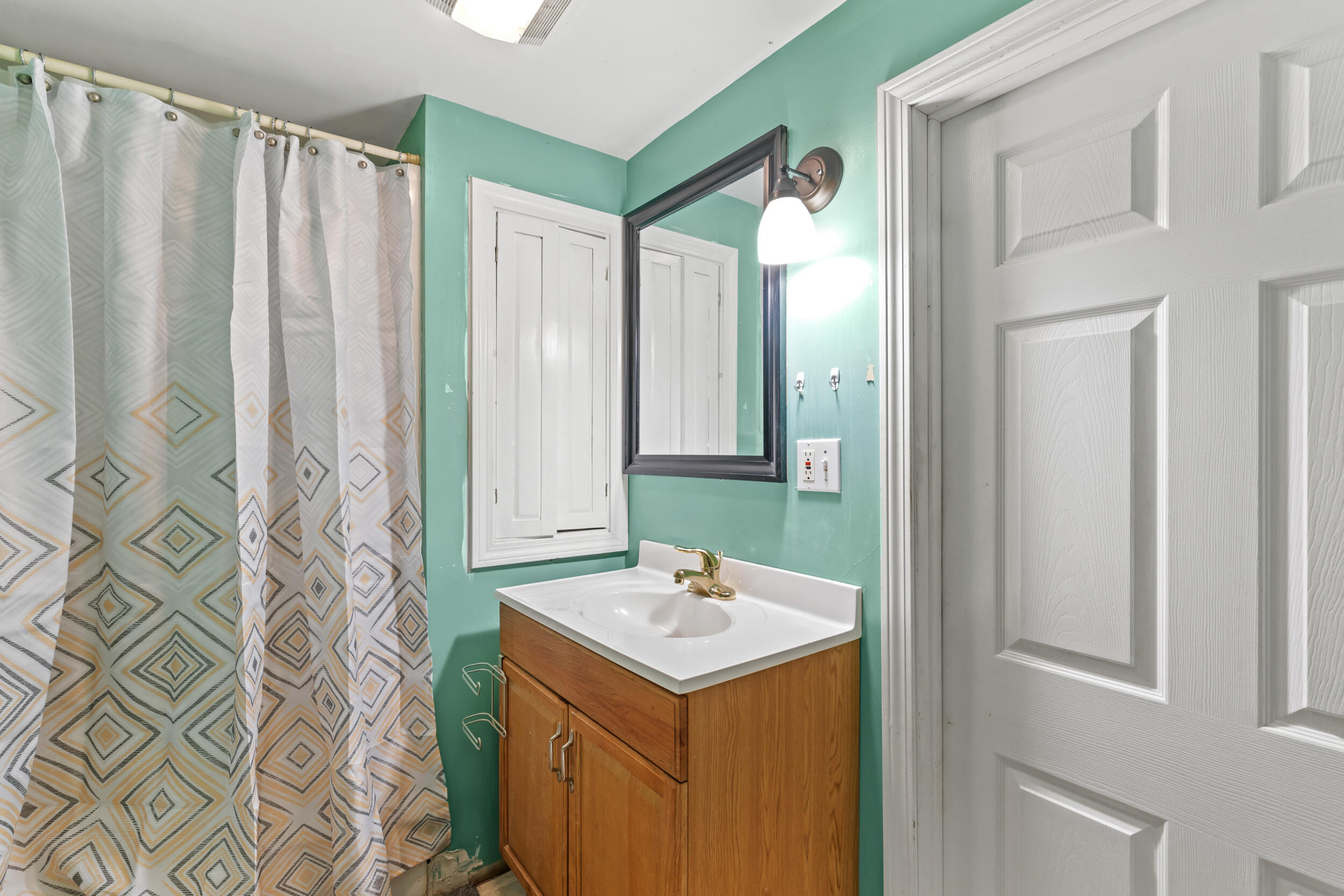 16 Whiteley Road Limerick ME 04048