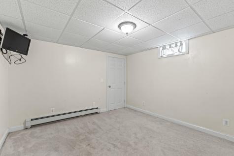 16 Whiteley Road Limerick ME 04048