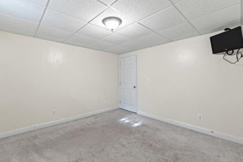 16 Whiteley Road Limerick ME 04048