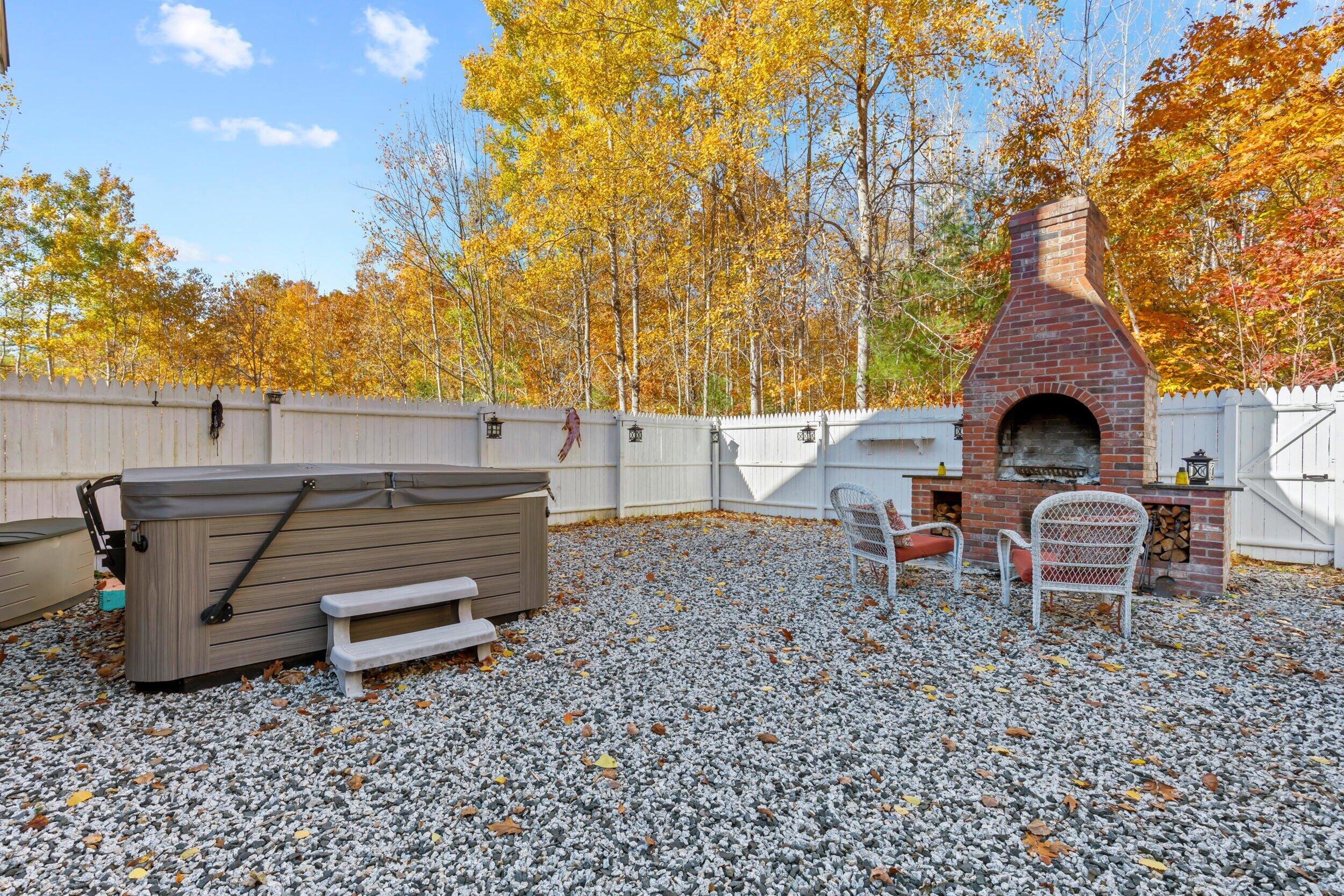 16 Whiteley Road Limerick ME 04048