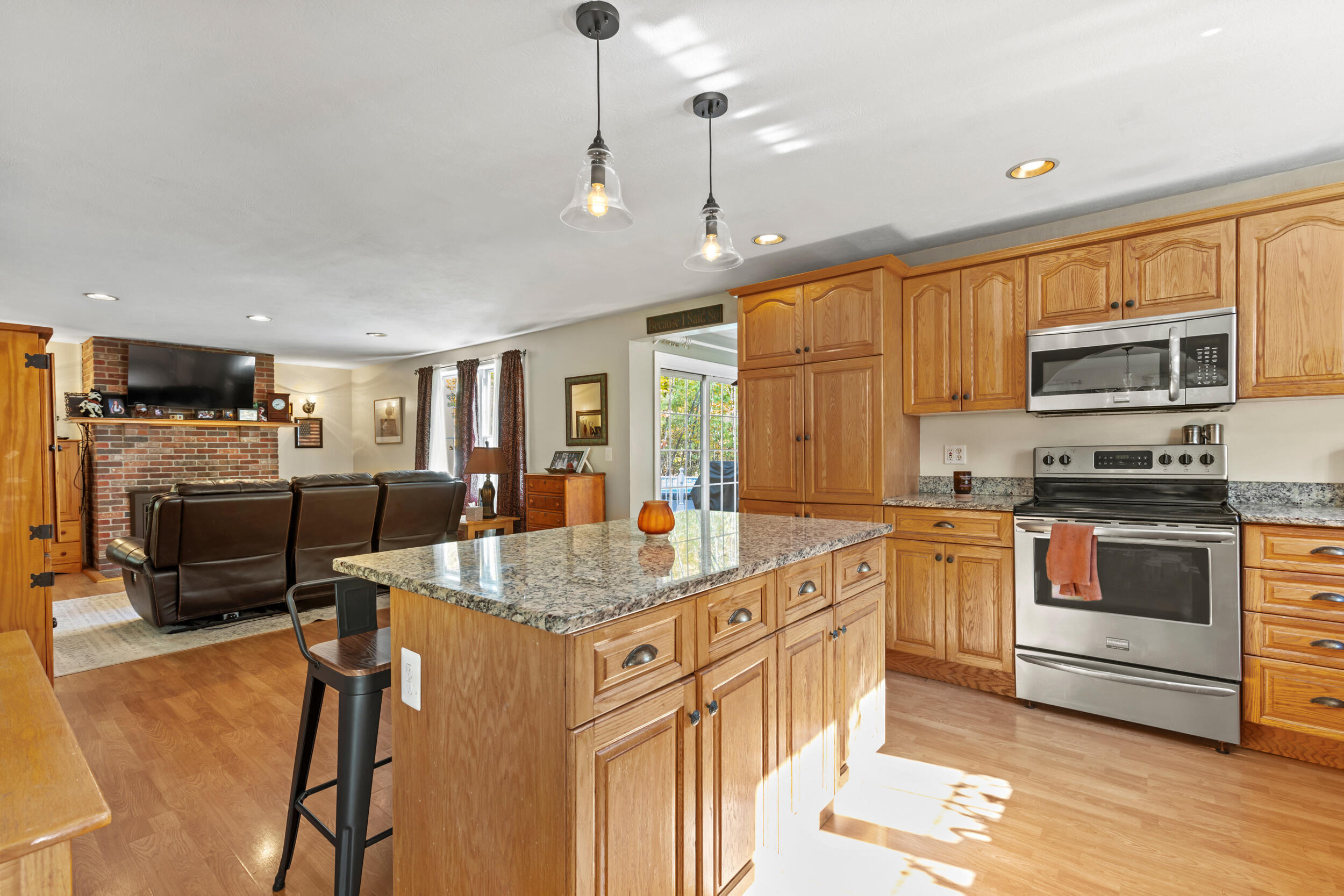 16 Whiteley Road Limerick ME 04048