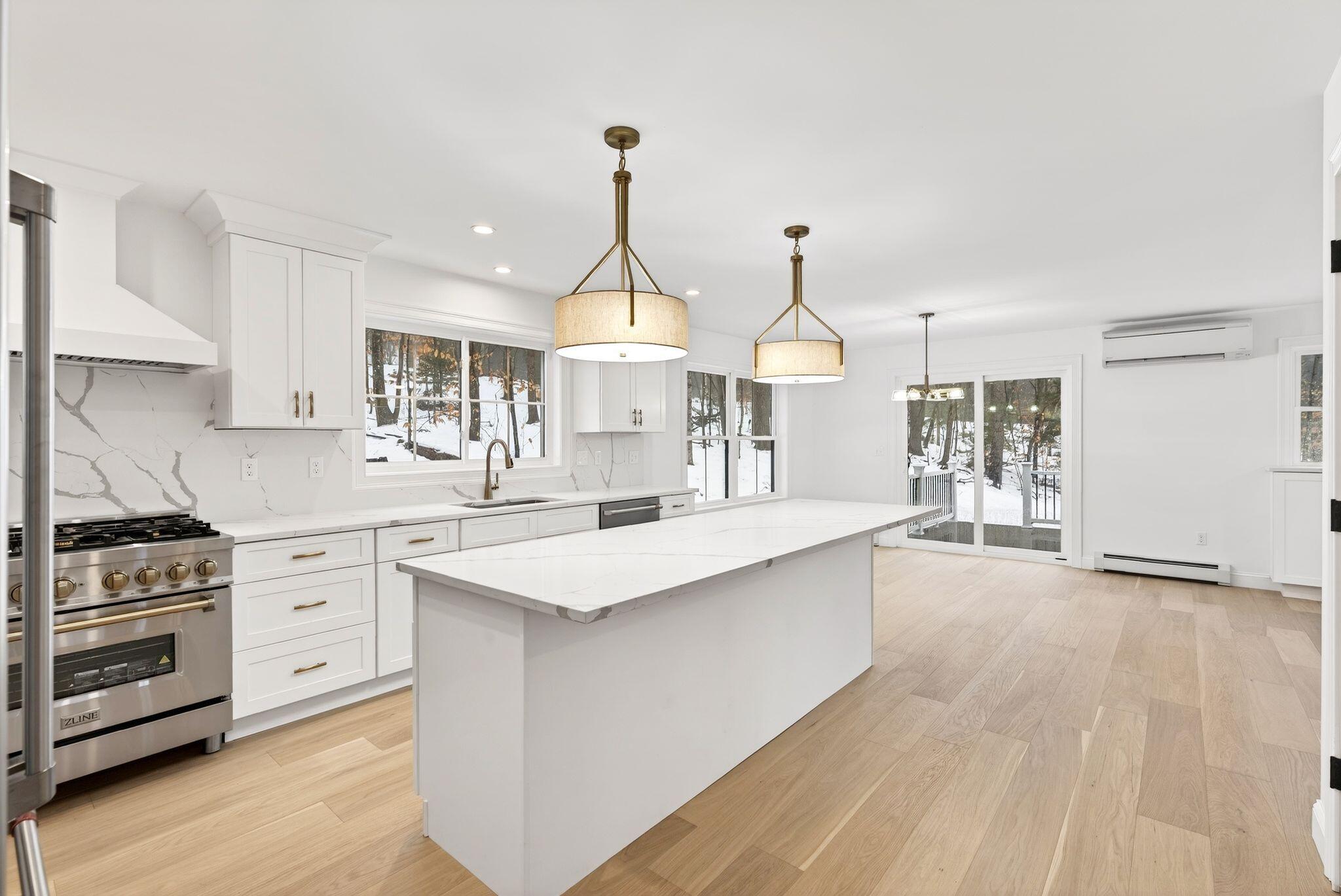 1595 U.s. 1 Route Freeport ME 04032