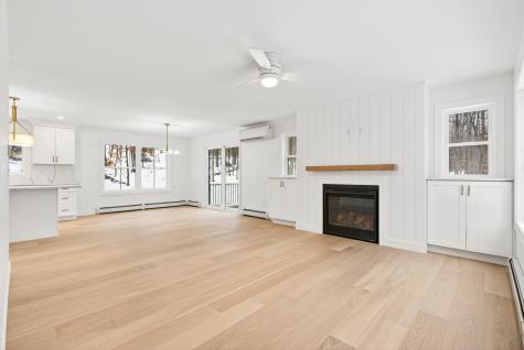 1595 U.s. 1 Route Freeport ME 04032