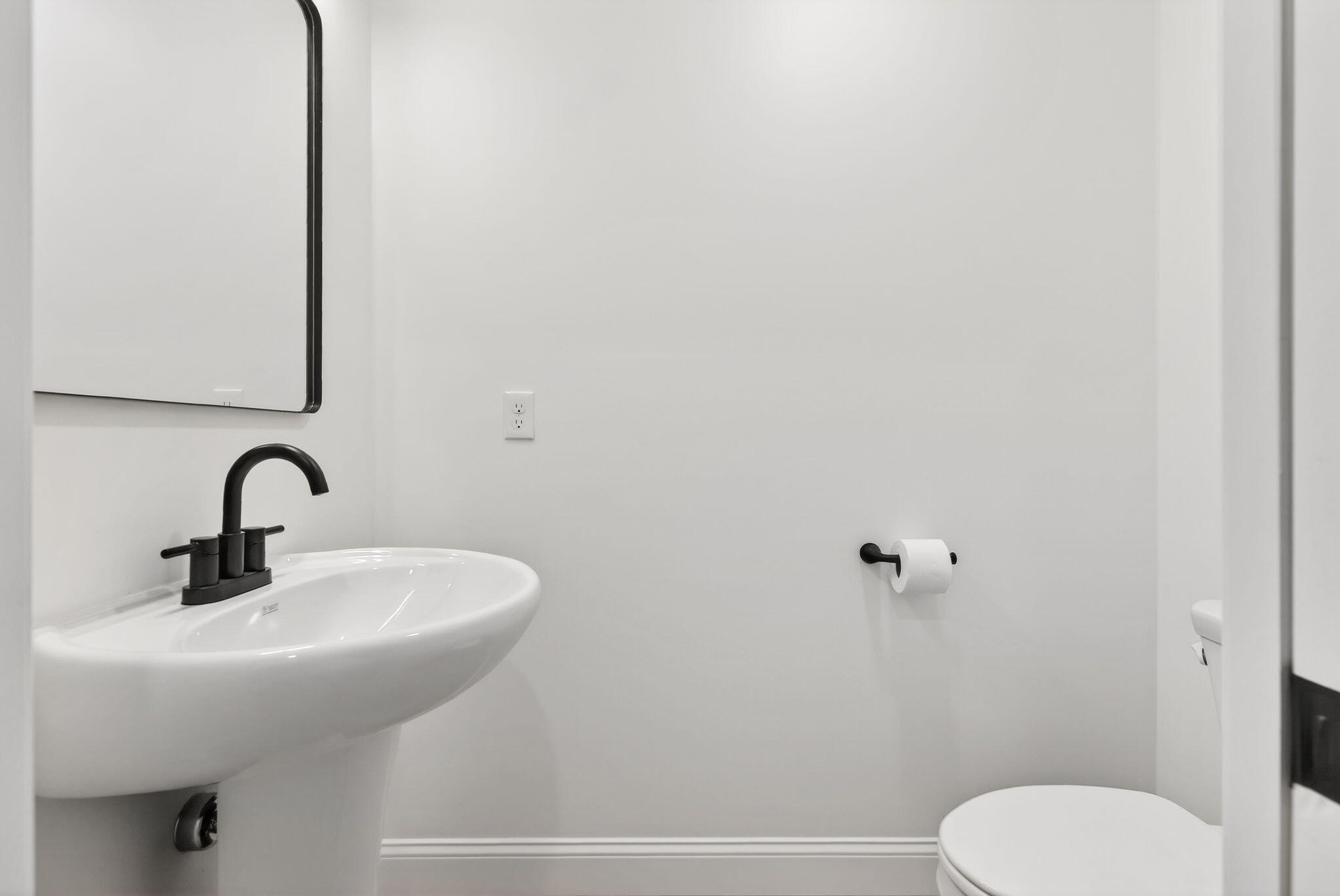 1595 U.s. 1 Route Freeport ME 04032